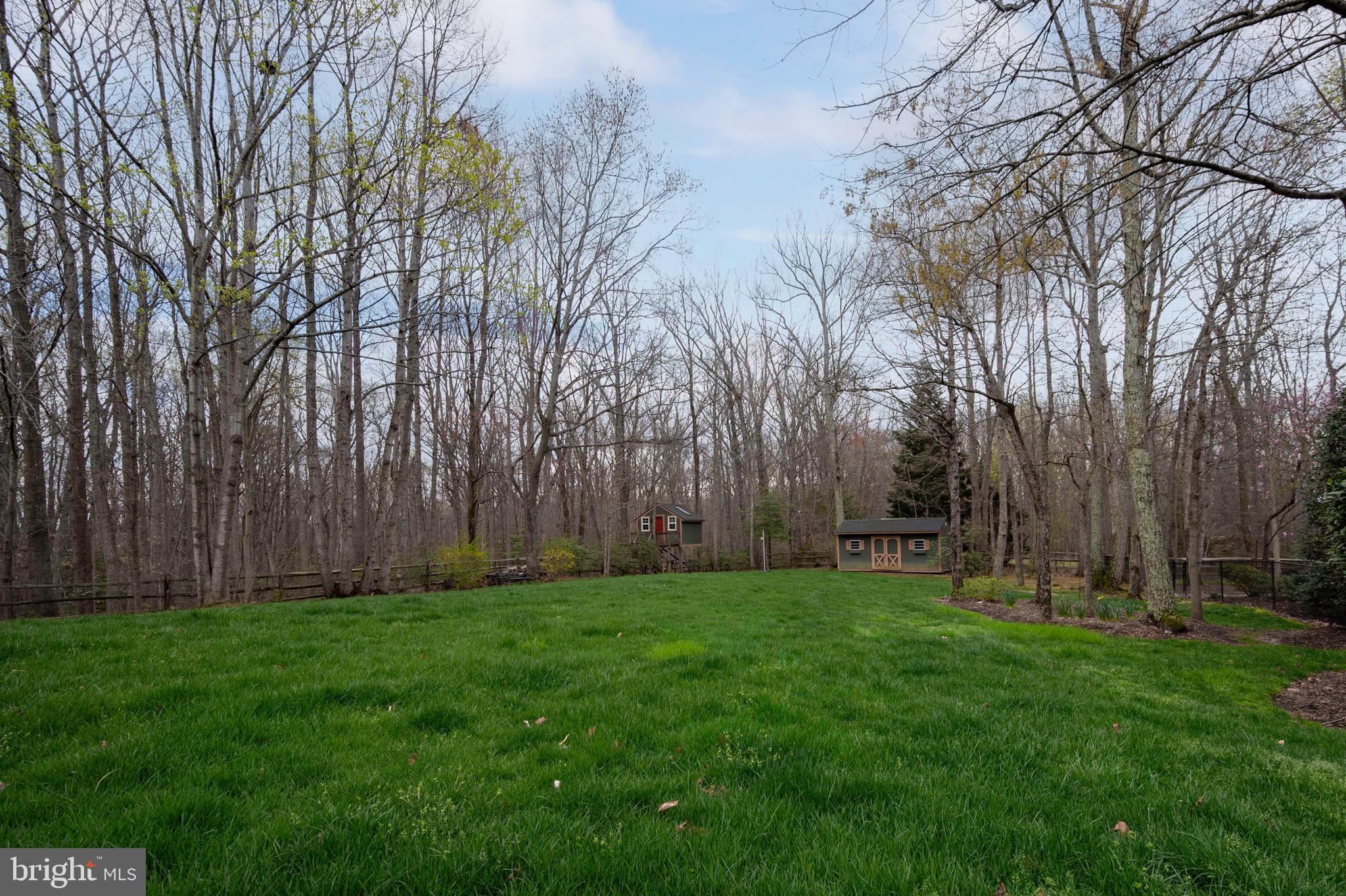 BARRINGTON OAKS - Residential Lease