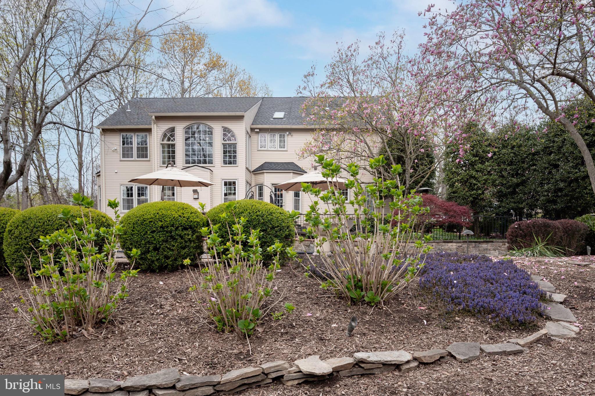 BARRINGTON OAKS - Residential Lease