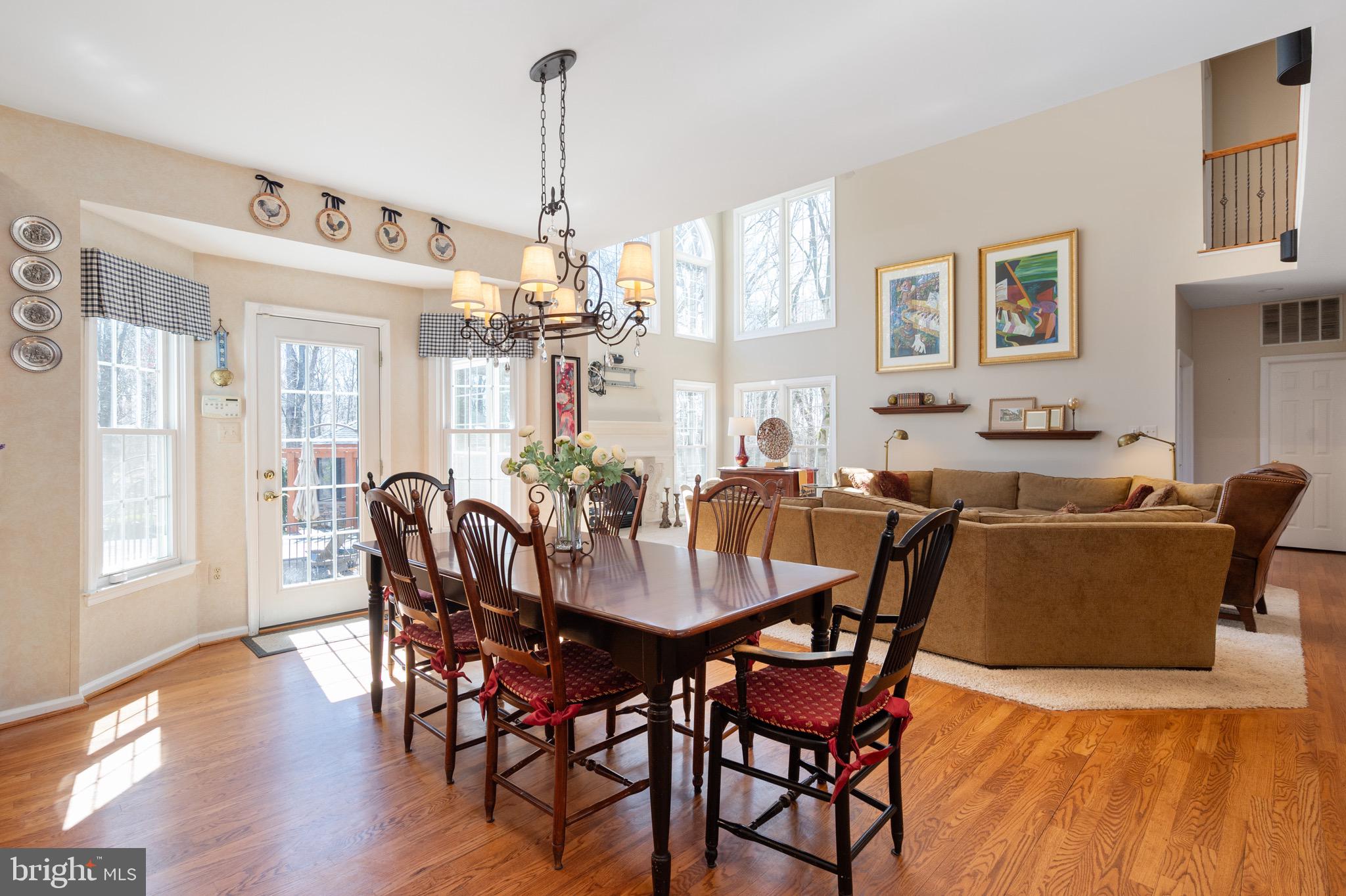 BARRINGTON OAKS - Residential Lease