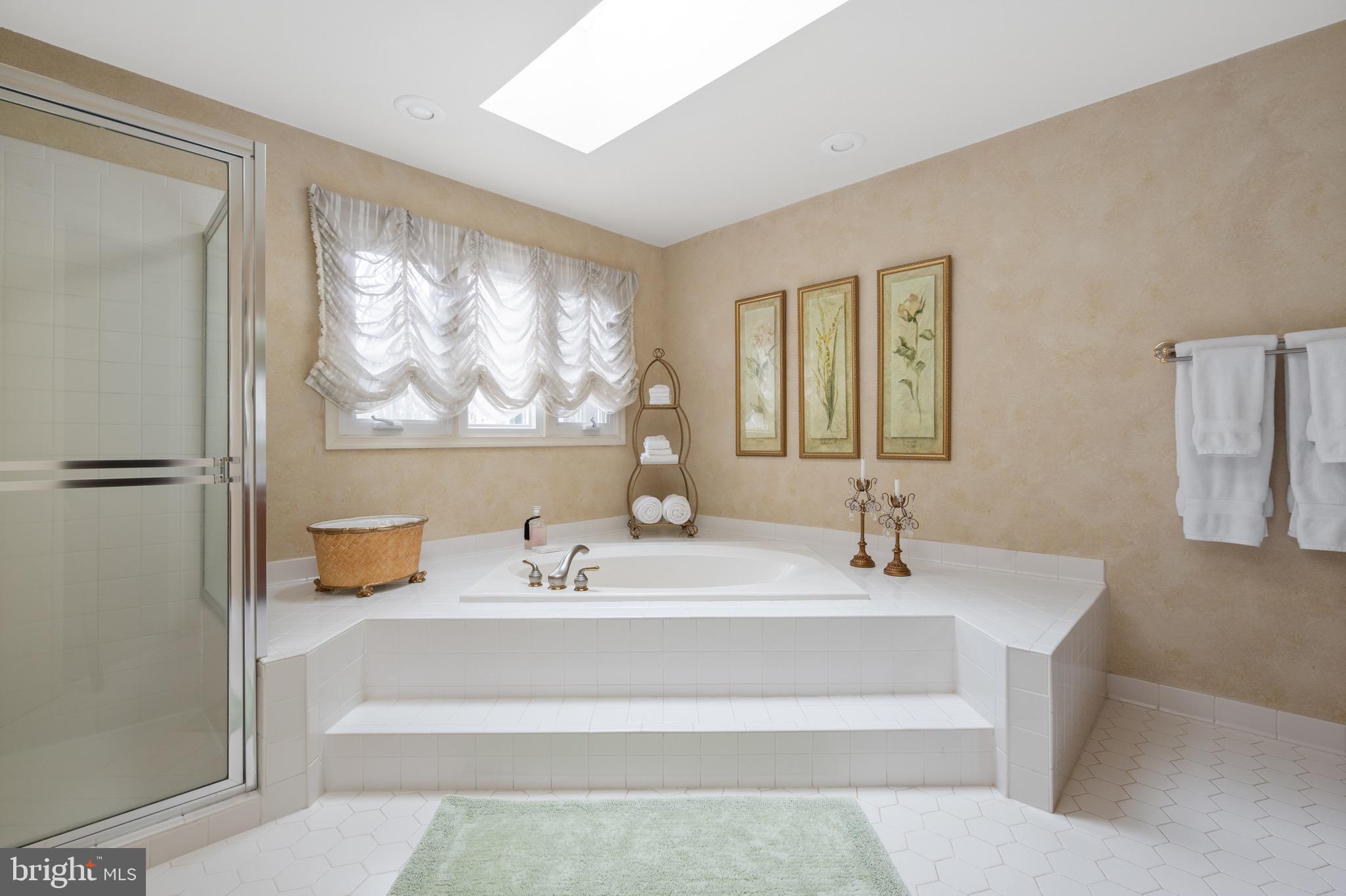 BARRINGTON OAKS - Residential Lease