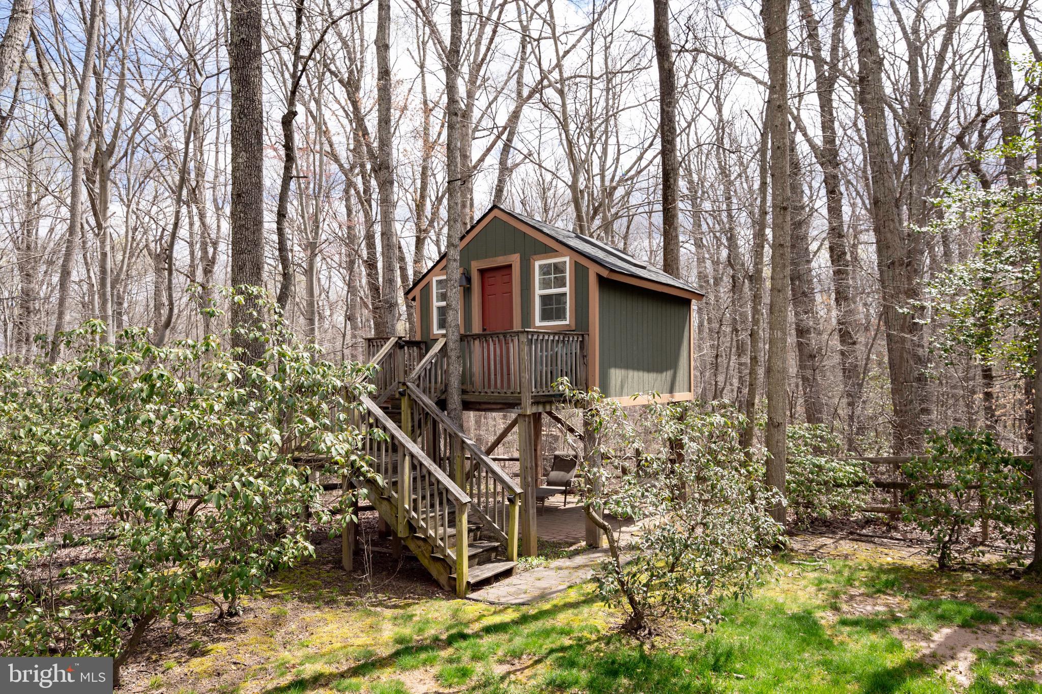 BARRINGTON OAKS - Residential Lease