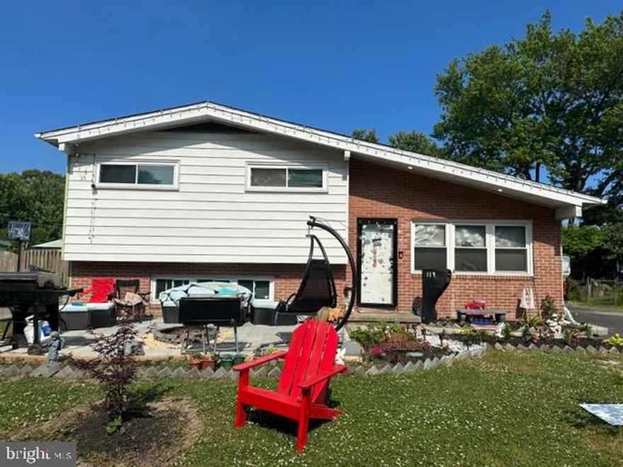 Large split level with lots of room and potential to make a great home. Large roomy yard with built in pool. House needs a little TLC. Please use showing time to set appointments