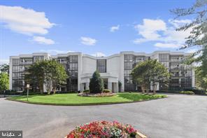 PAVILION IN THE PARK - Residential