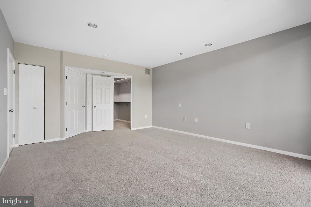 PAVILION IN THE PARK - Residential