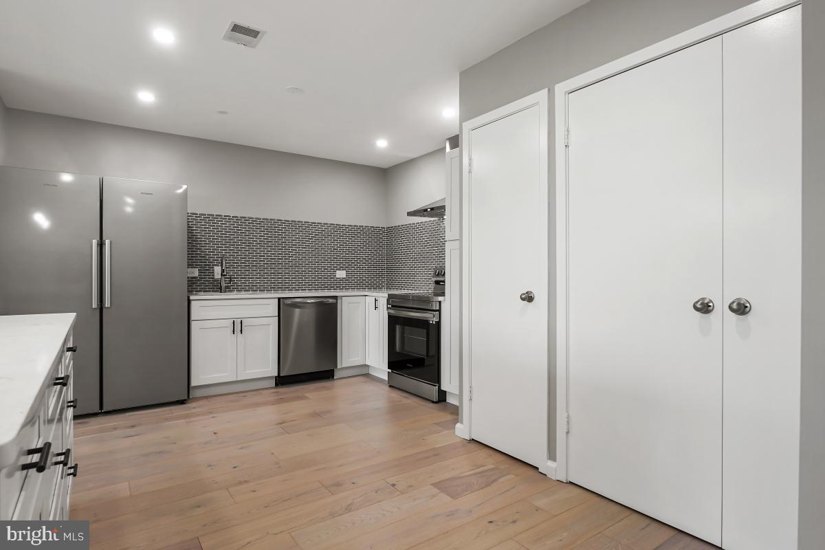 PAVILION IN THE PARK - Residential