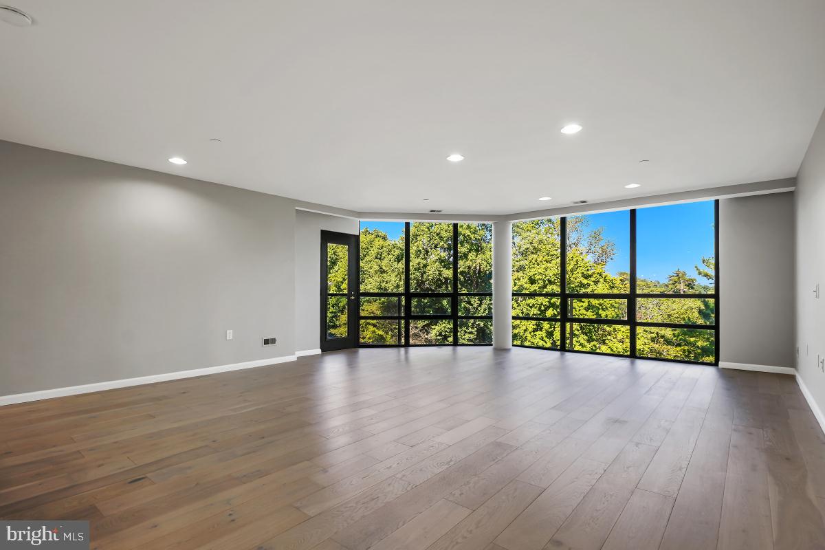 PAVILION IN THE PARK - Residential