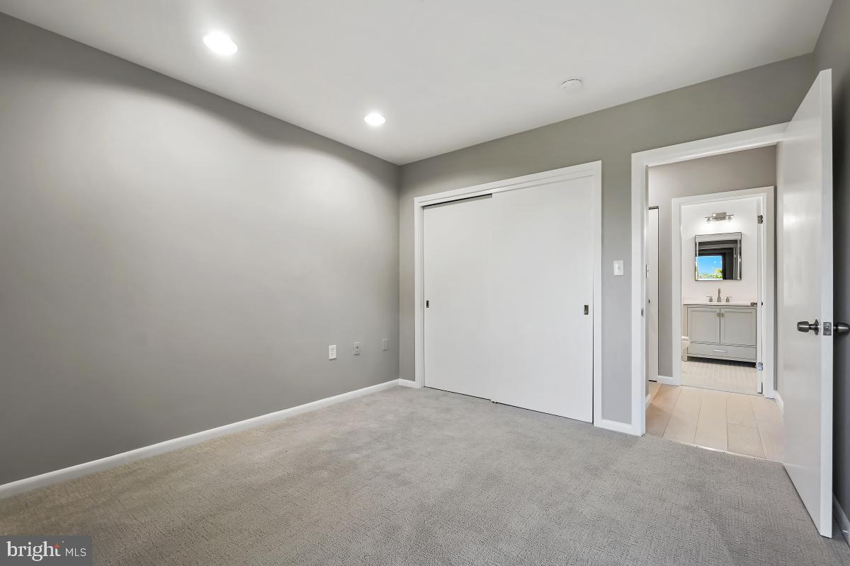 PAVILION IN THE PARK - Residential