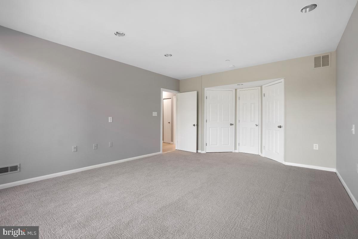 PAVILION IN THE PARK - Residential