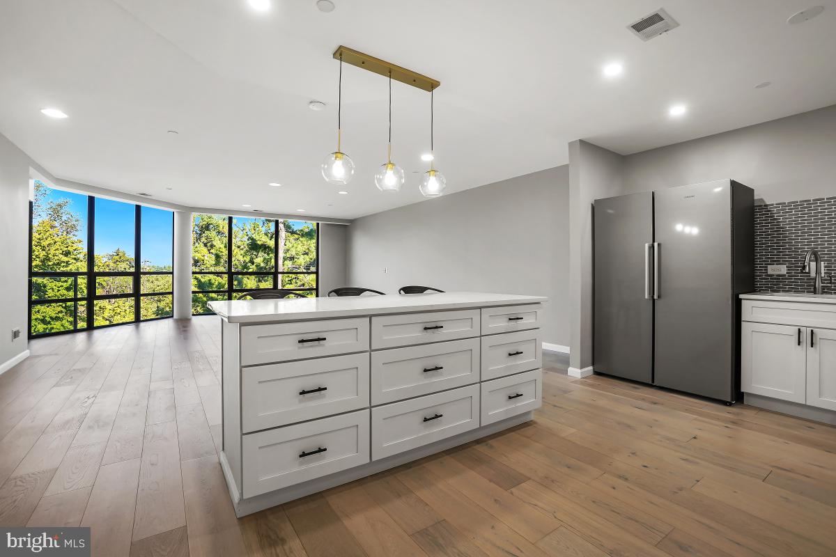 PAVILION IN THE PARK - Residential