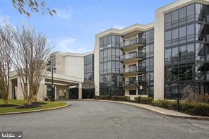 PAVILION IN THE PARK - Residential