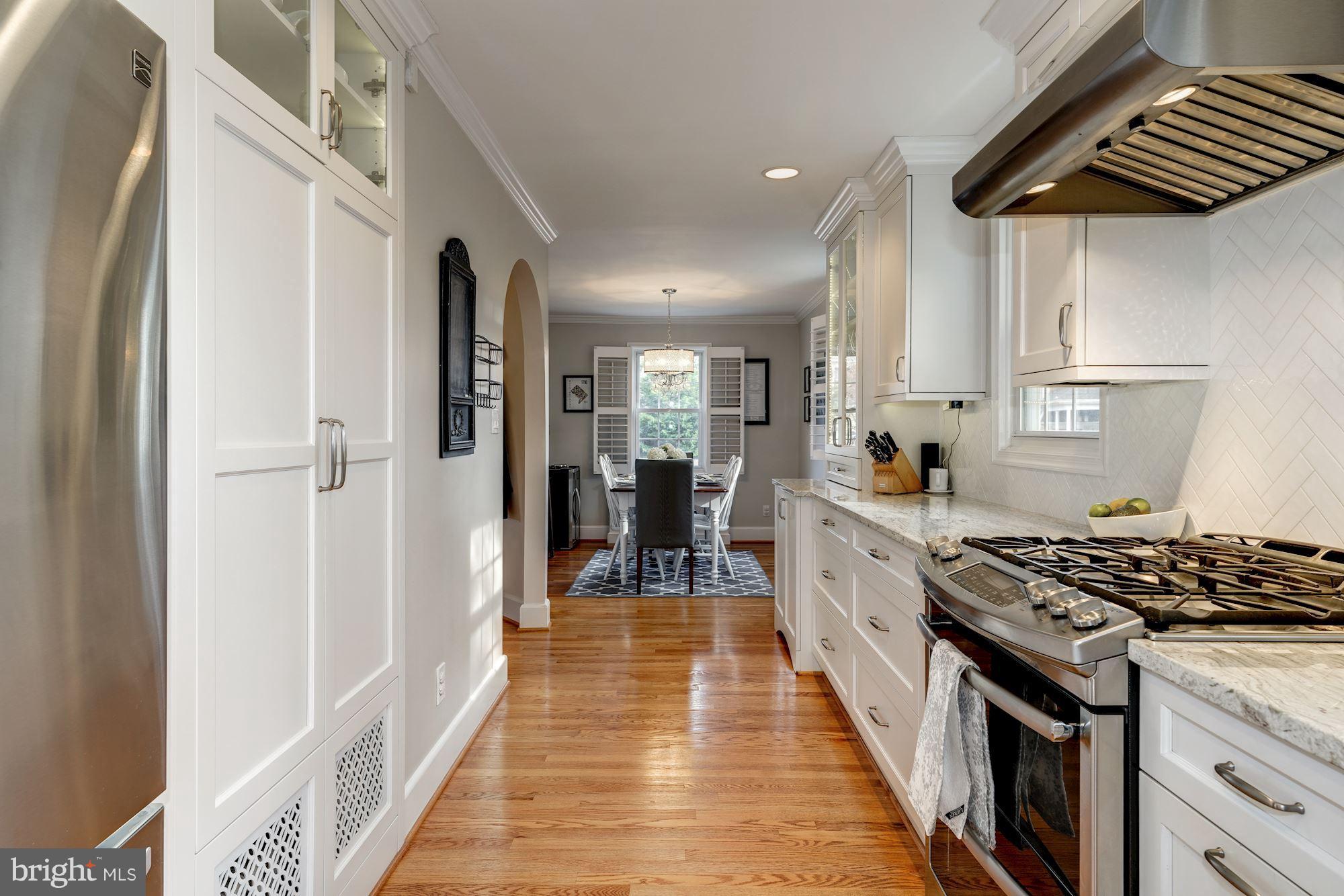 LYONHURST - Residential