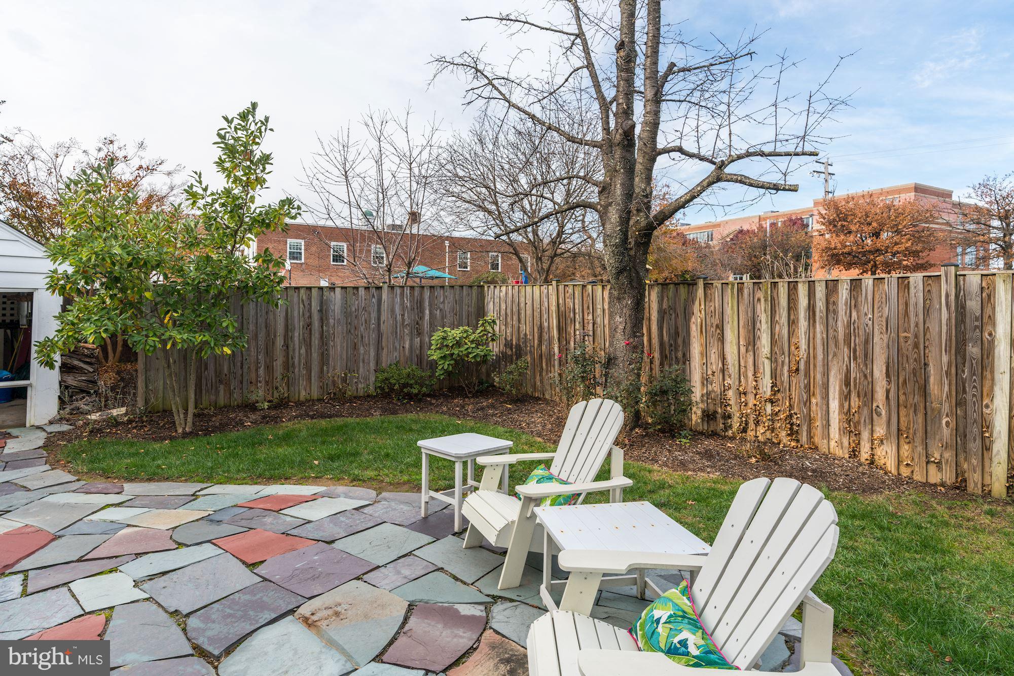 LYONHURST - Residential