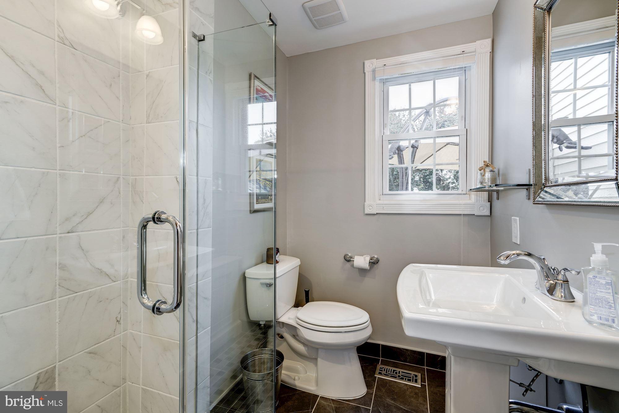 LYONHURST - Residential