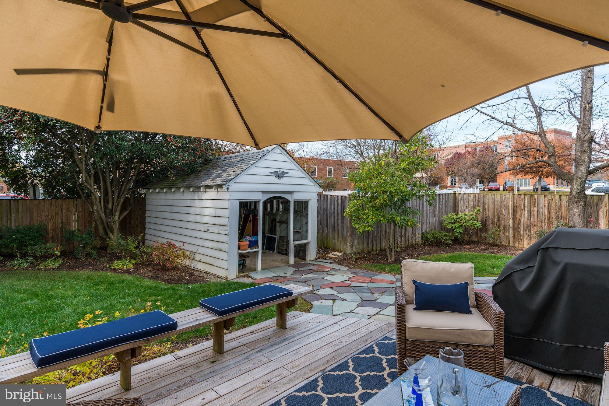 LYONHURST - Residential