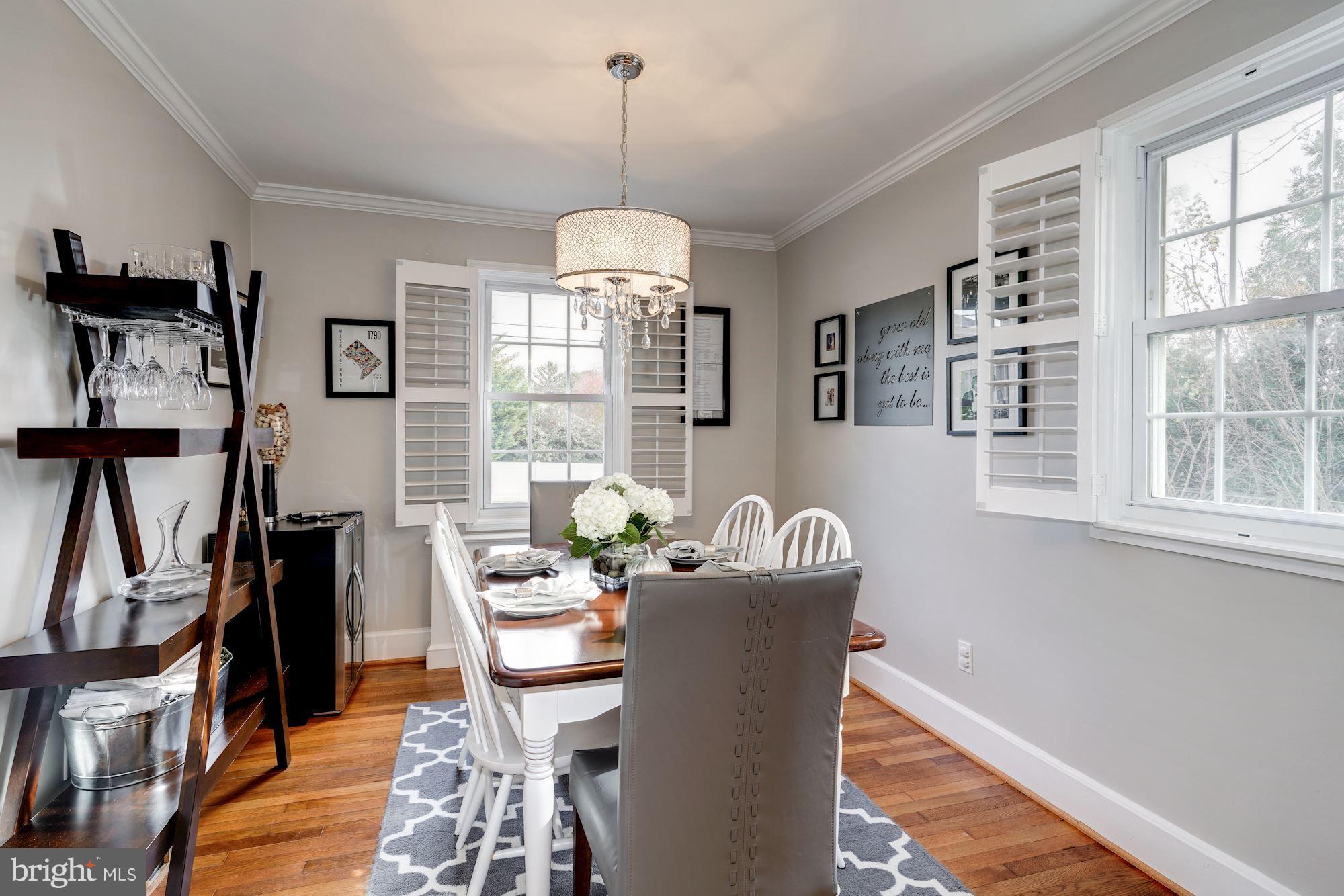 LYONHURST - Residential