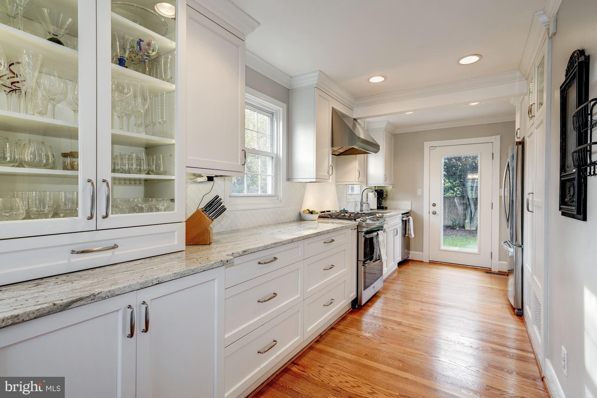 LYONHURST - Residential