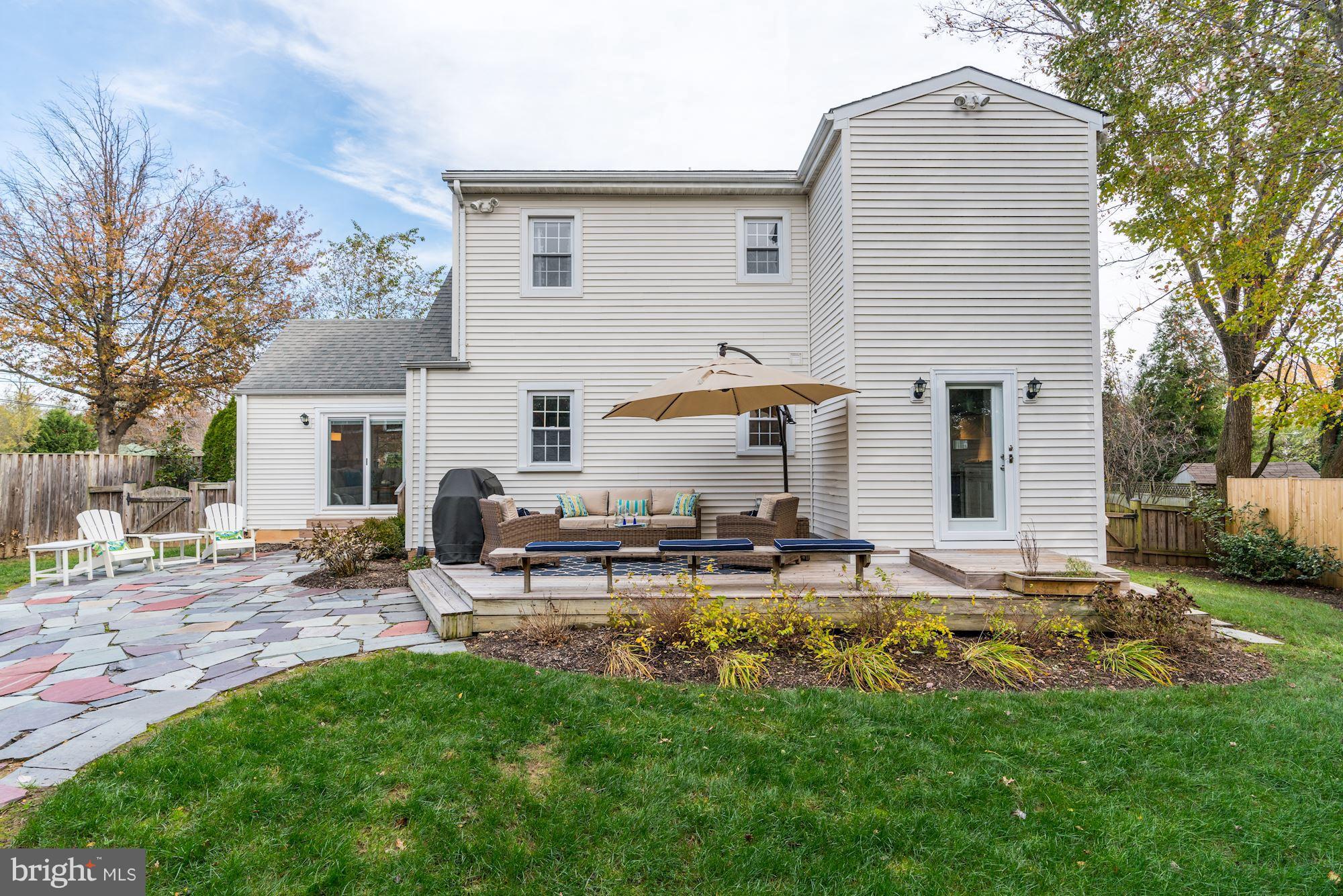 LYONHURST - Residential