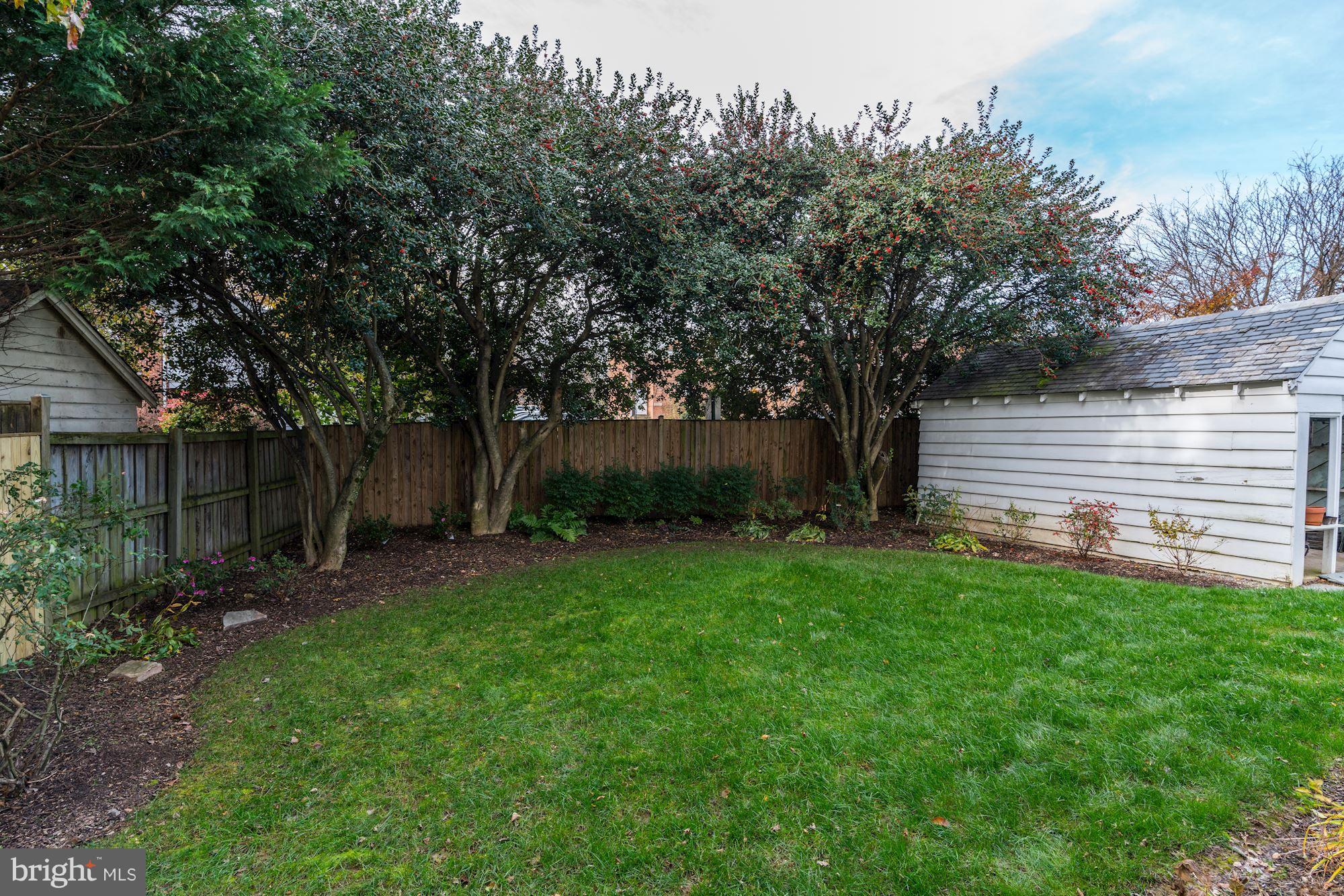 LYONHURST - Residential