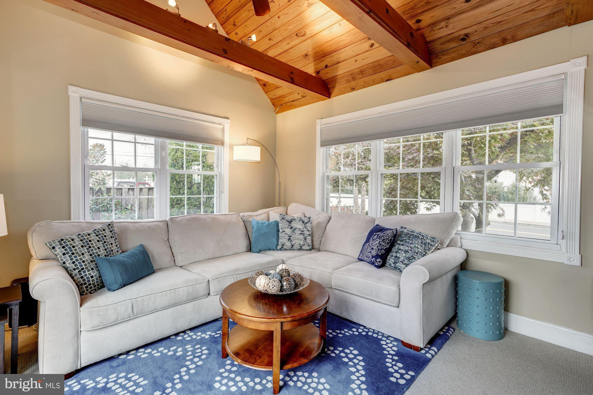 LYONHURST - Residential