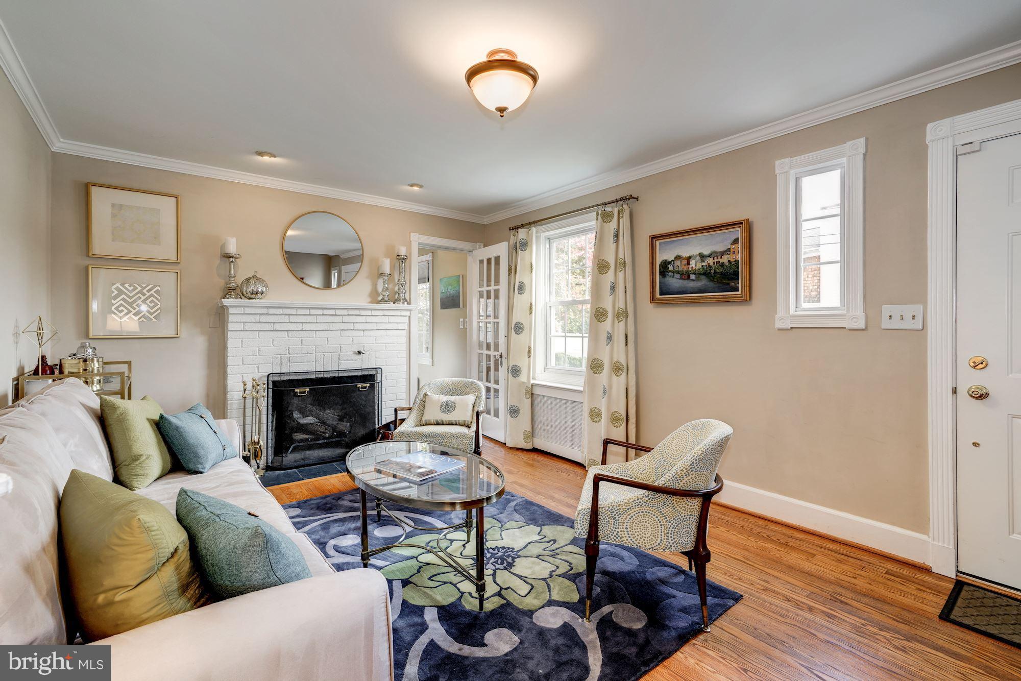 LYONHURST - Residential