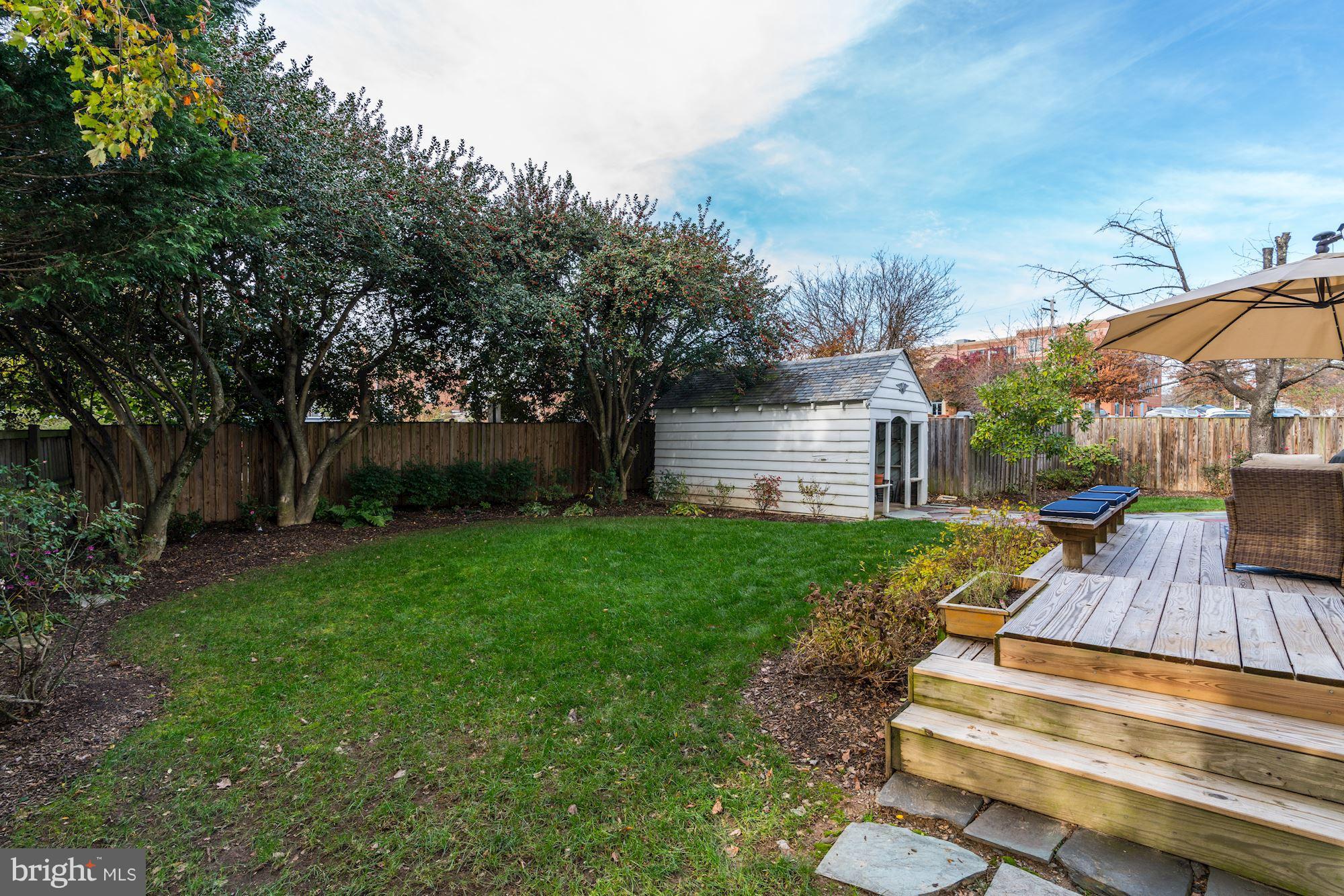 LYONHURST - Residential