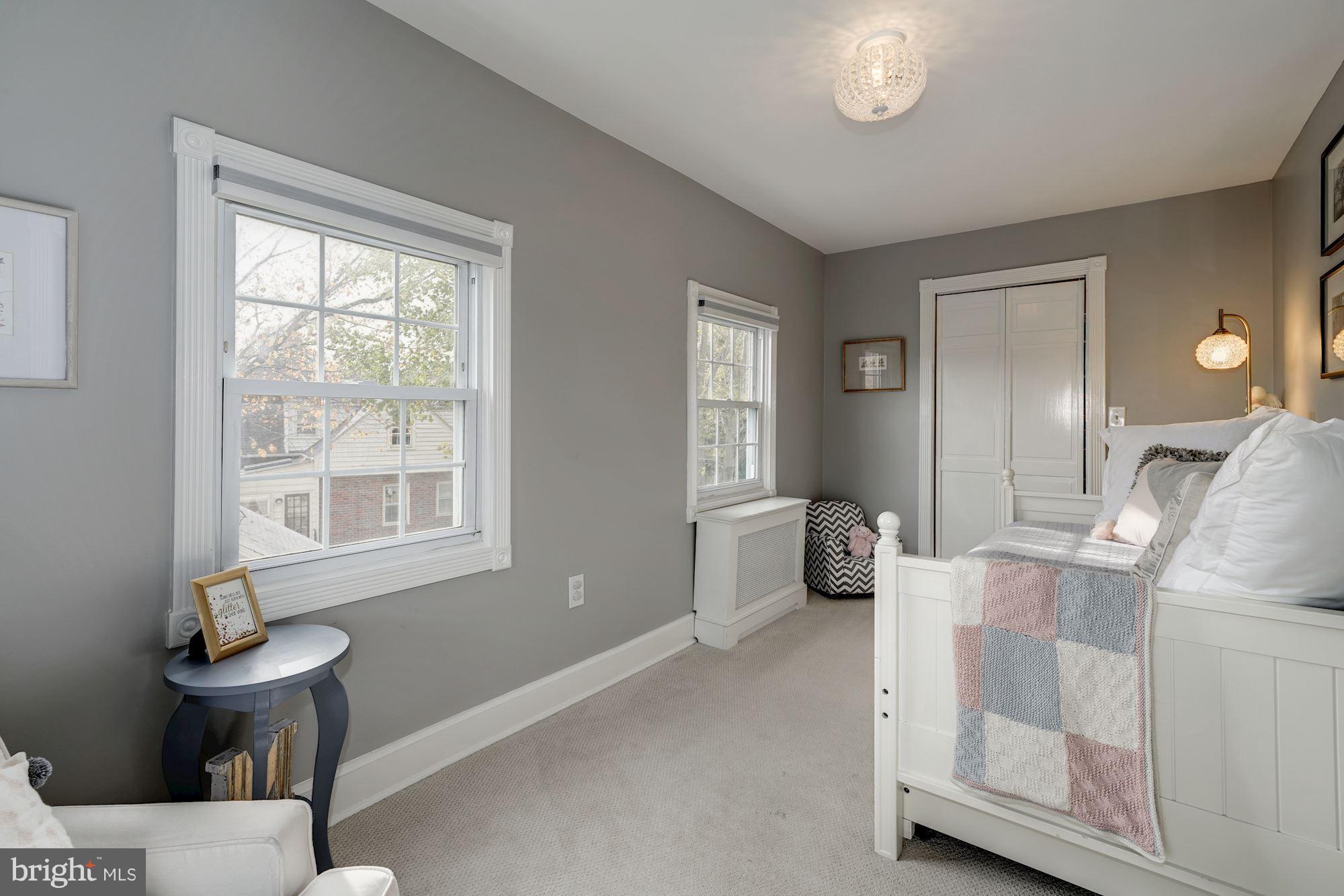 LYONHURST - Residential