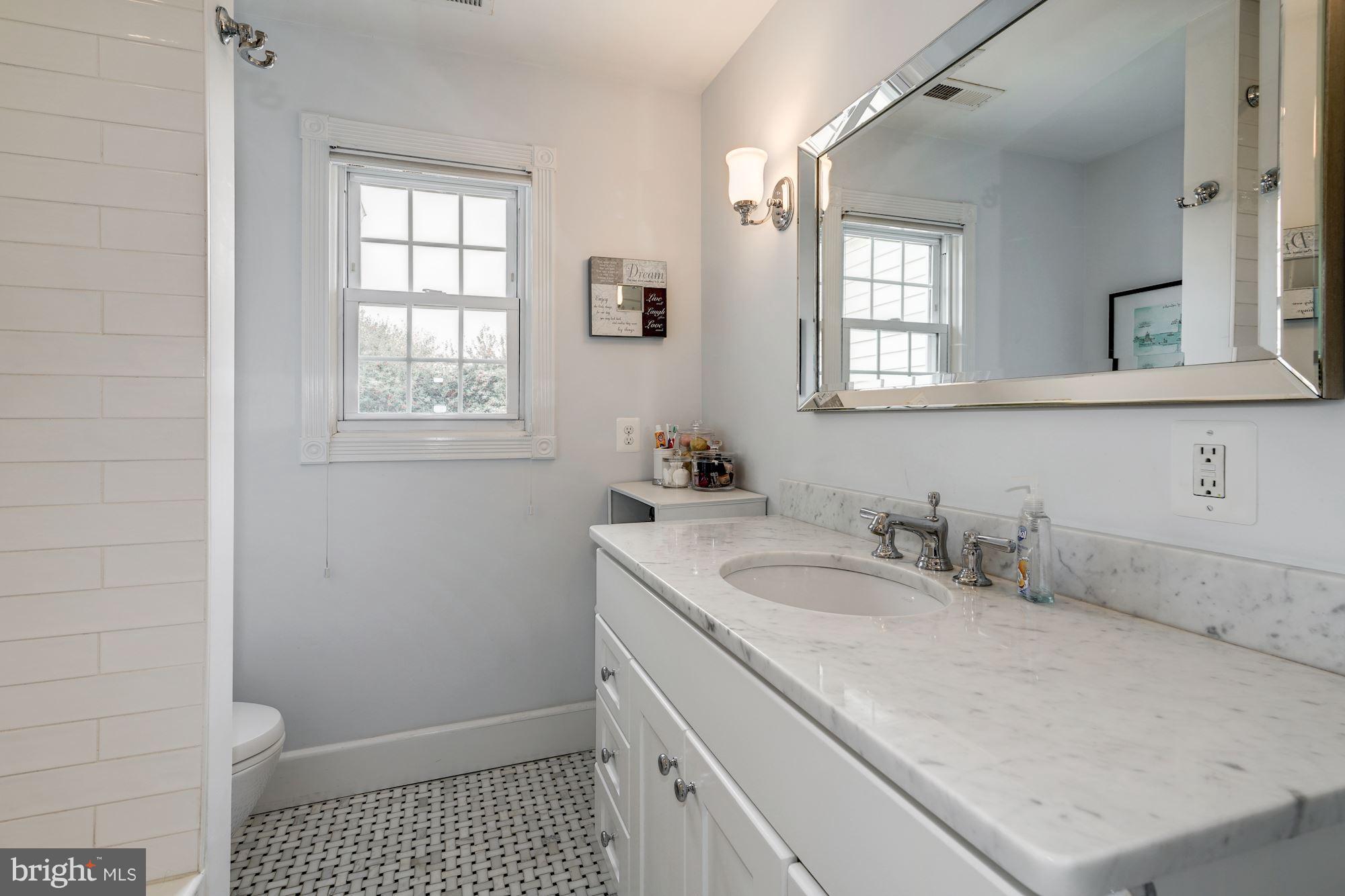 LYONHURST - Residential