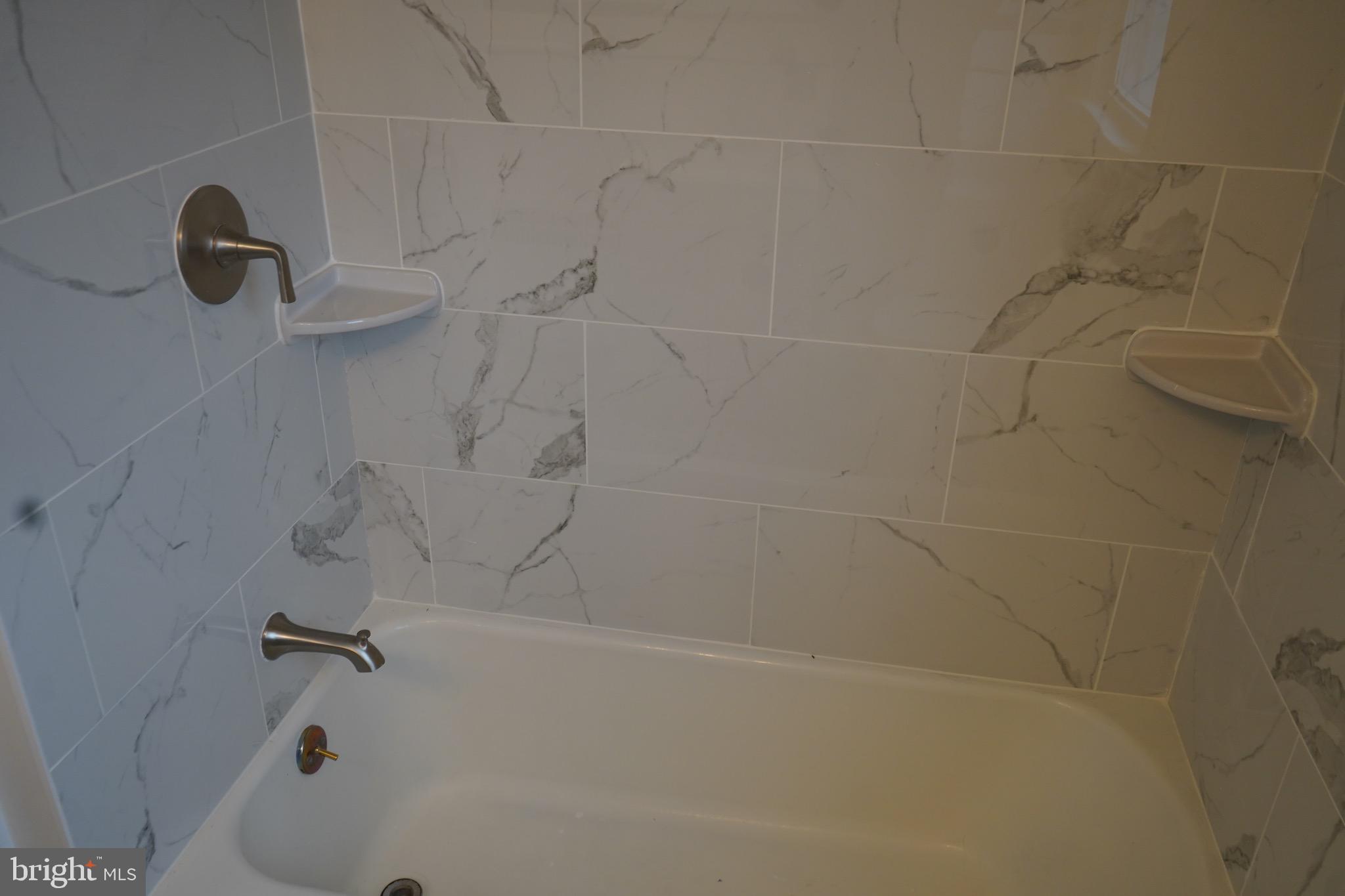 EDNOR GARDENS HISTORIC DISTRICT - Residential Lease