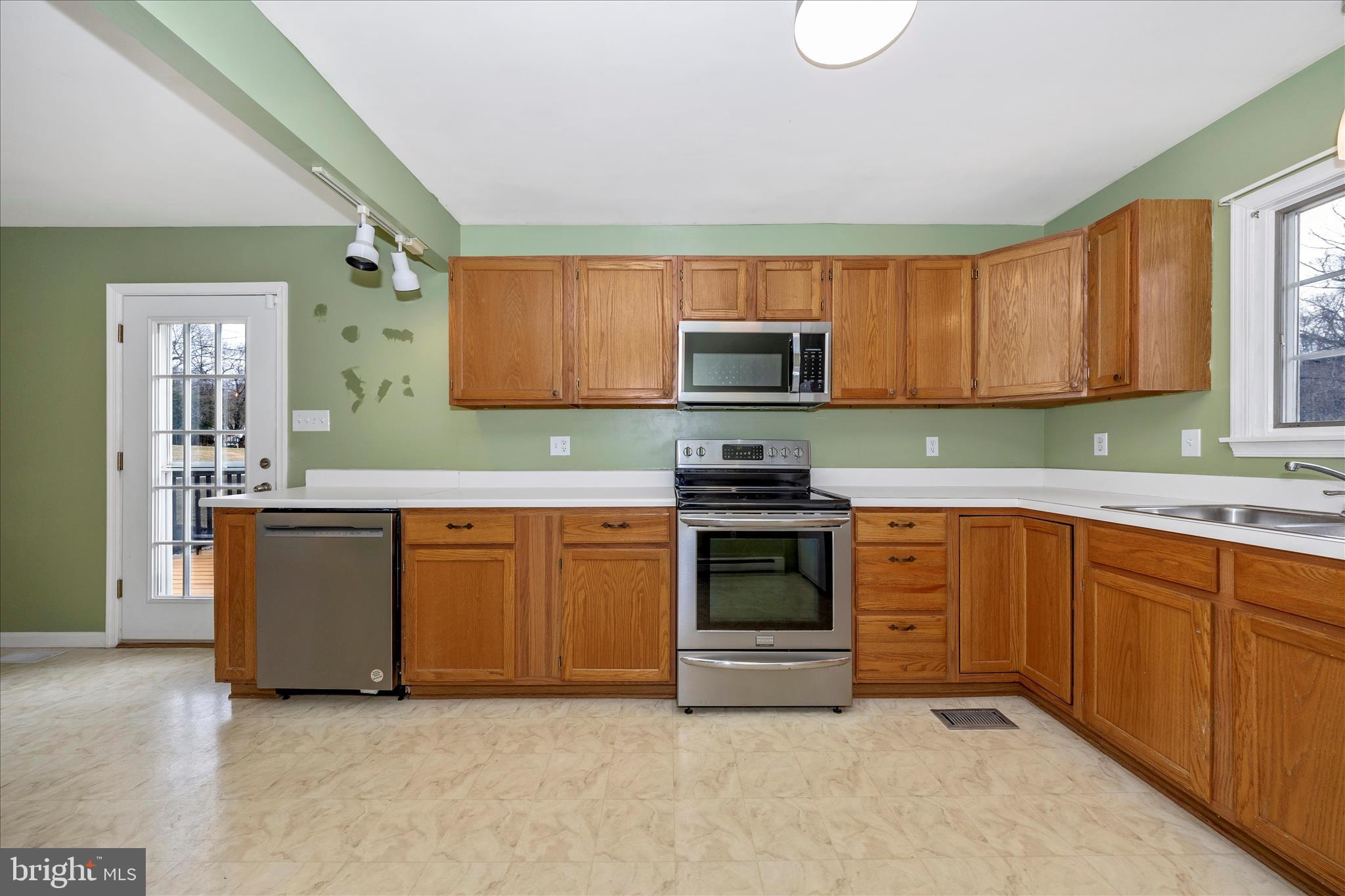 MECKLENBURG HEIGHTS - Residential