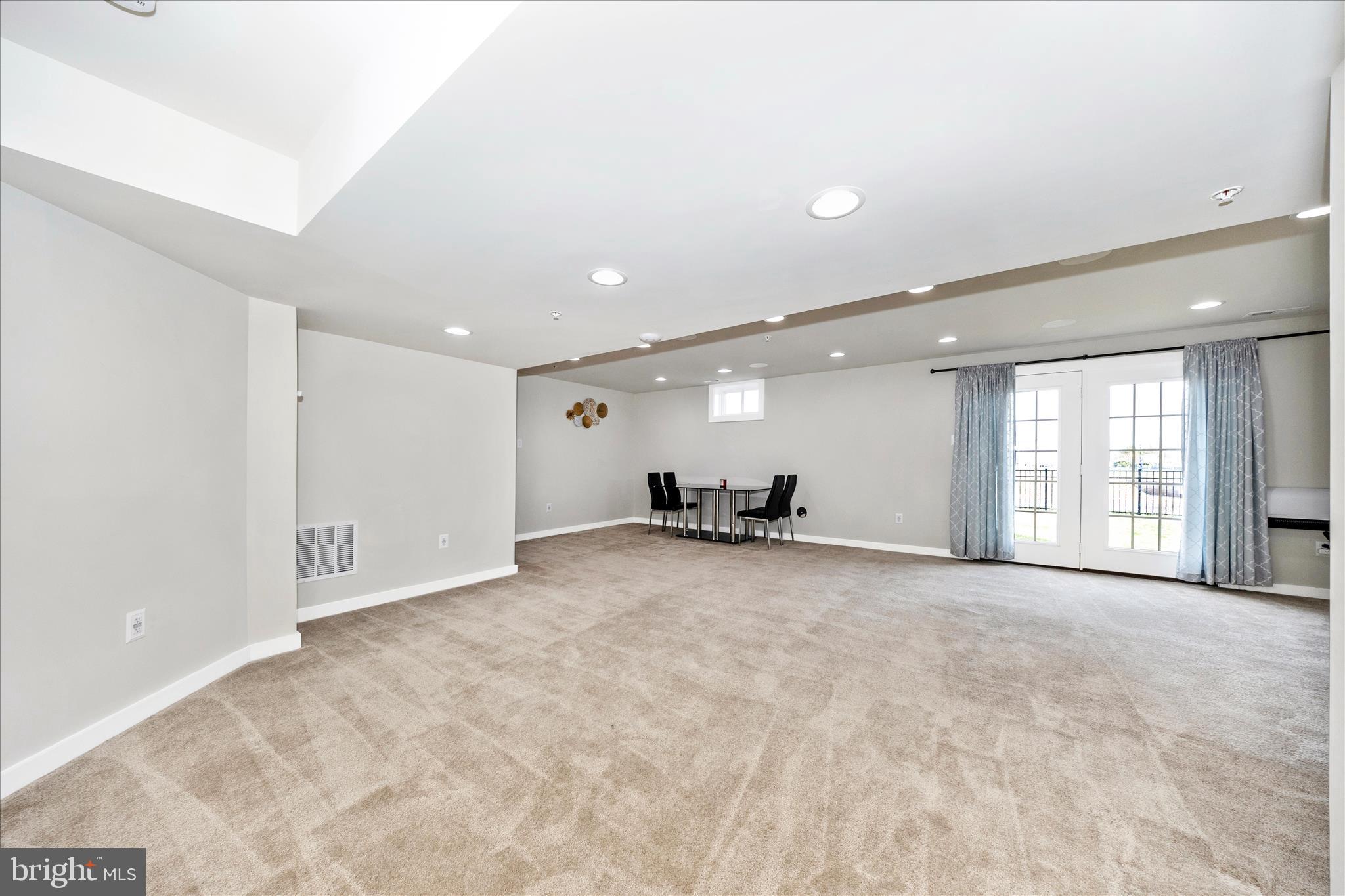 TUSCARORA CREEK - Residential