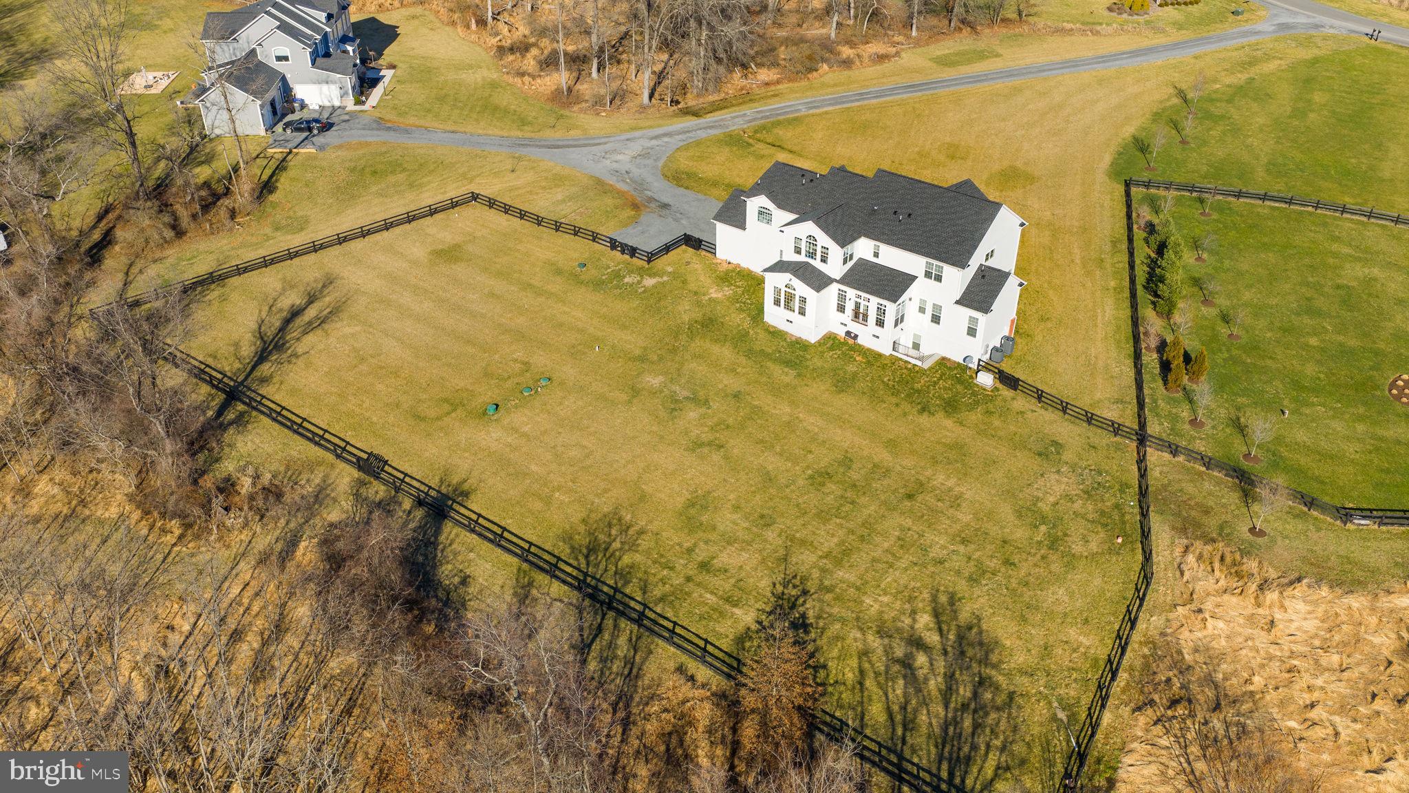 BLACK OAK CREEK - Residential