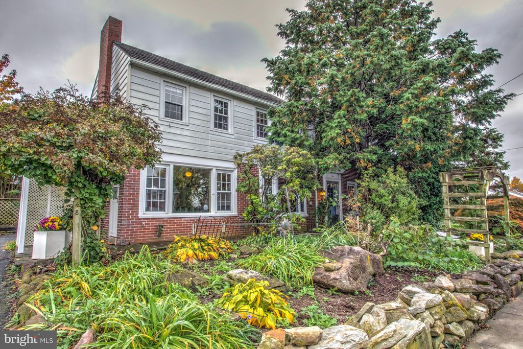 Photo of 148 E BROAD ST, NEW HOLLAND, PA 17557 (MLS # PALA2026824)