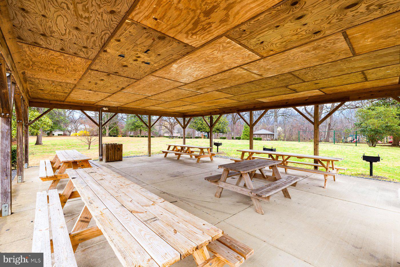 PRESIDENTIAL LAKES - Residential