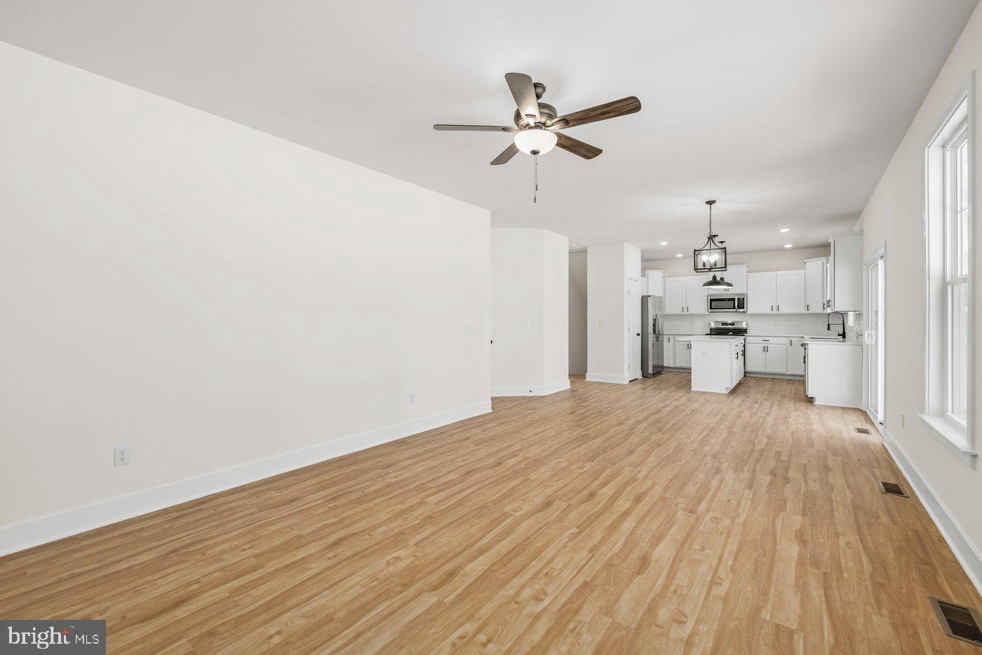 PRESIDENTIAL LAKES - Residential