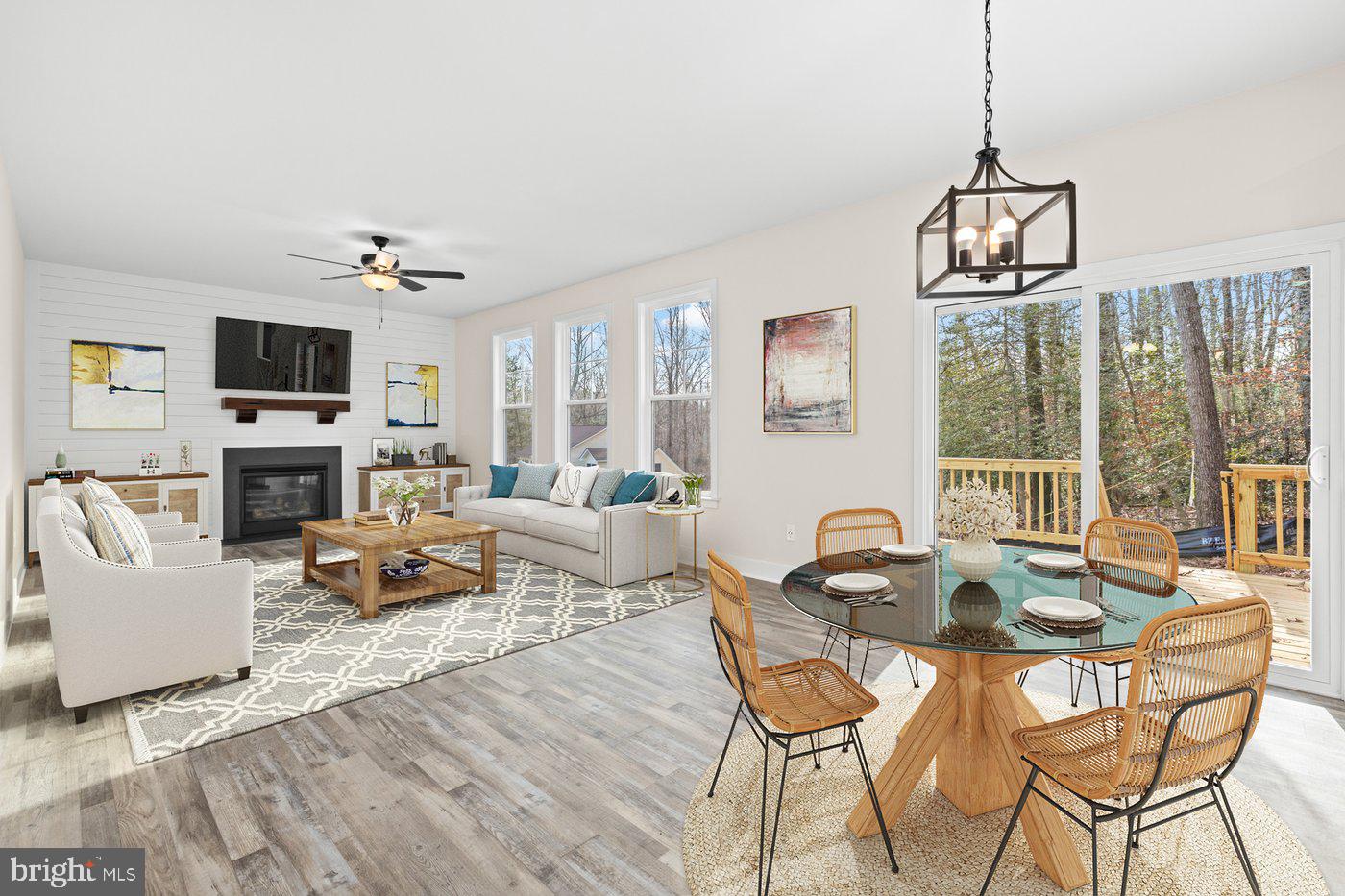 PRESIDENTIAL LAKES - Residential