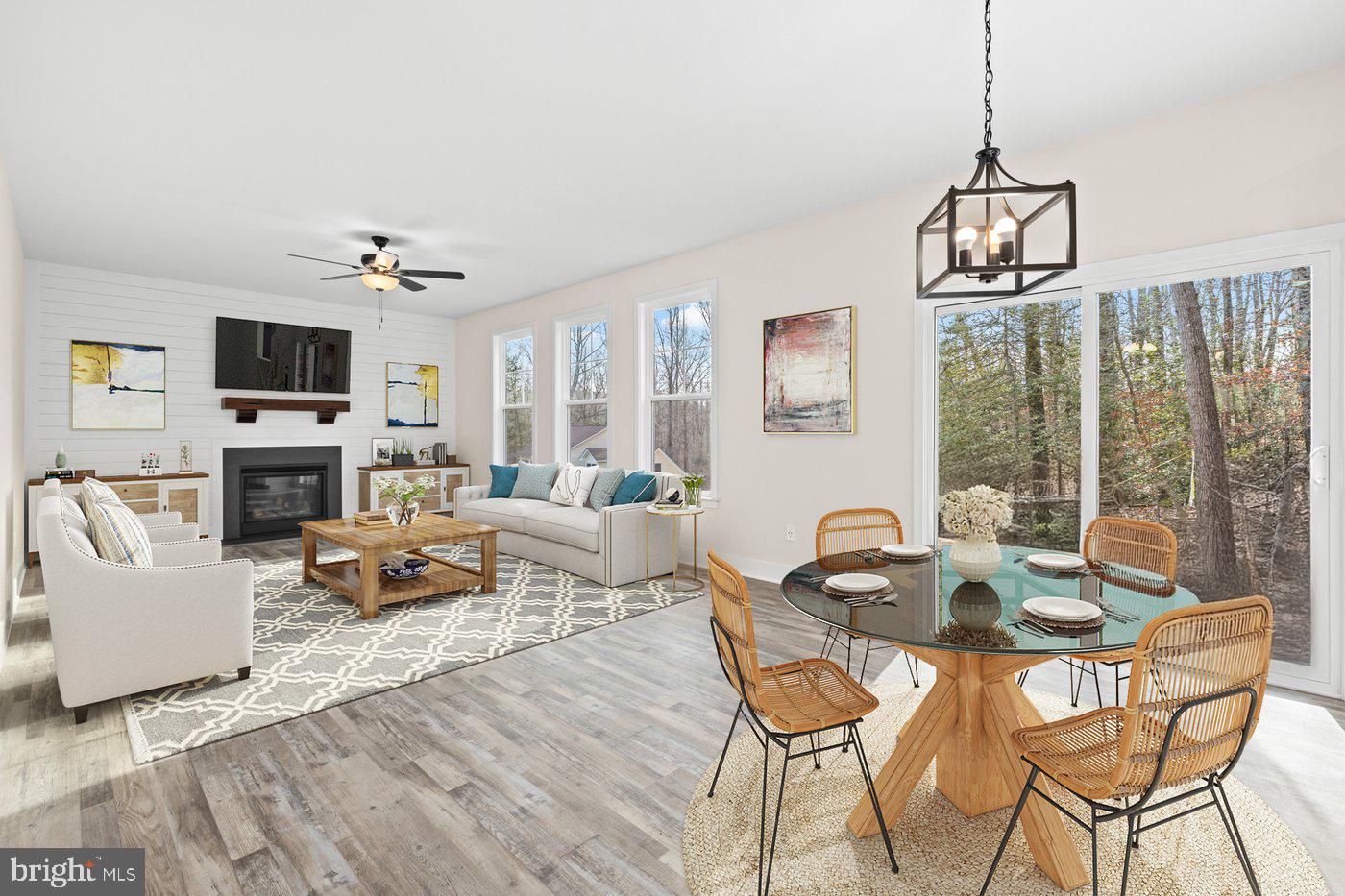 PRESIDENTIAL LAKES - Residential