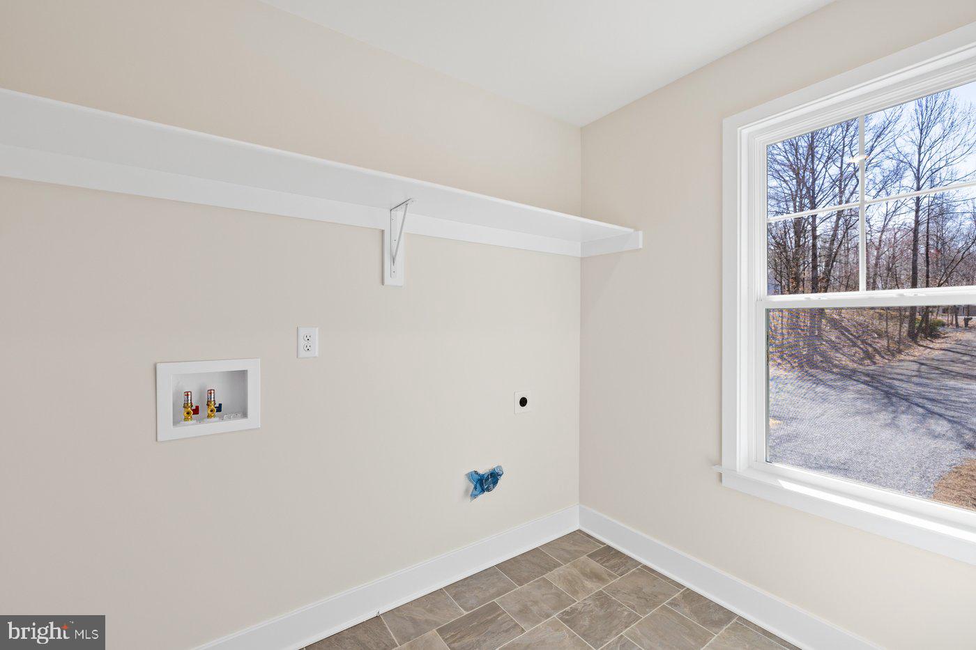 PRESIDENTIAL LAKES - Residential