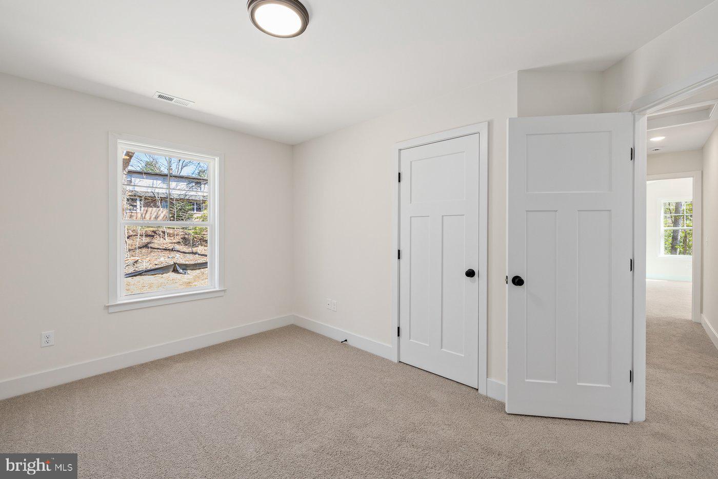 PRESIDENTIAL LAKES - Residential