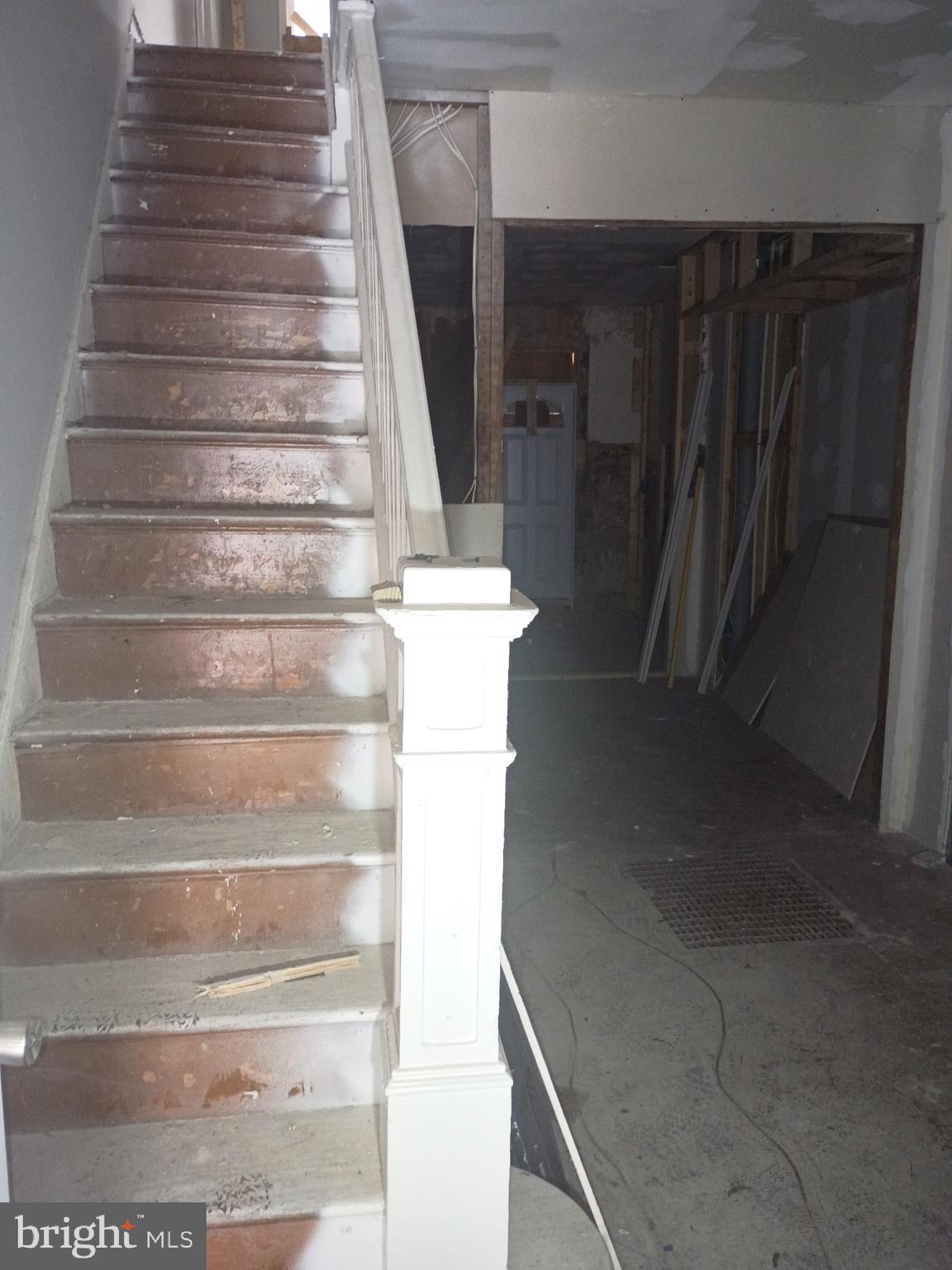MILL HILL - Residential