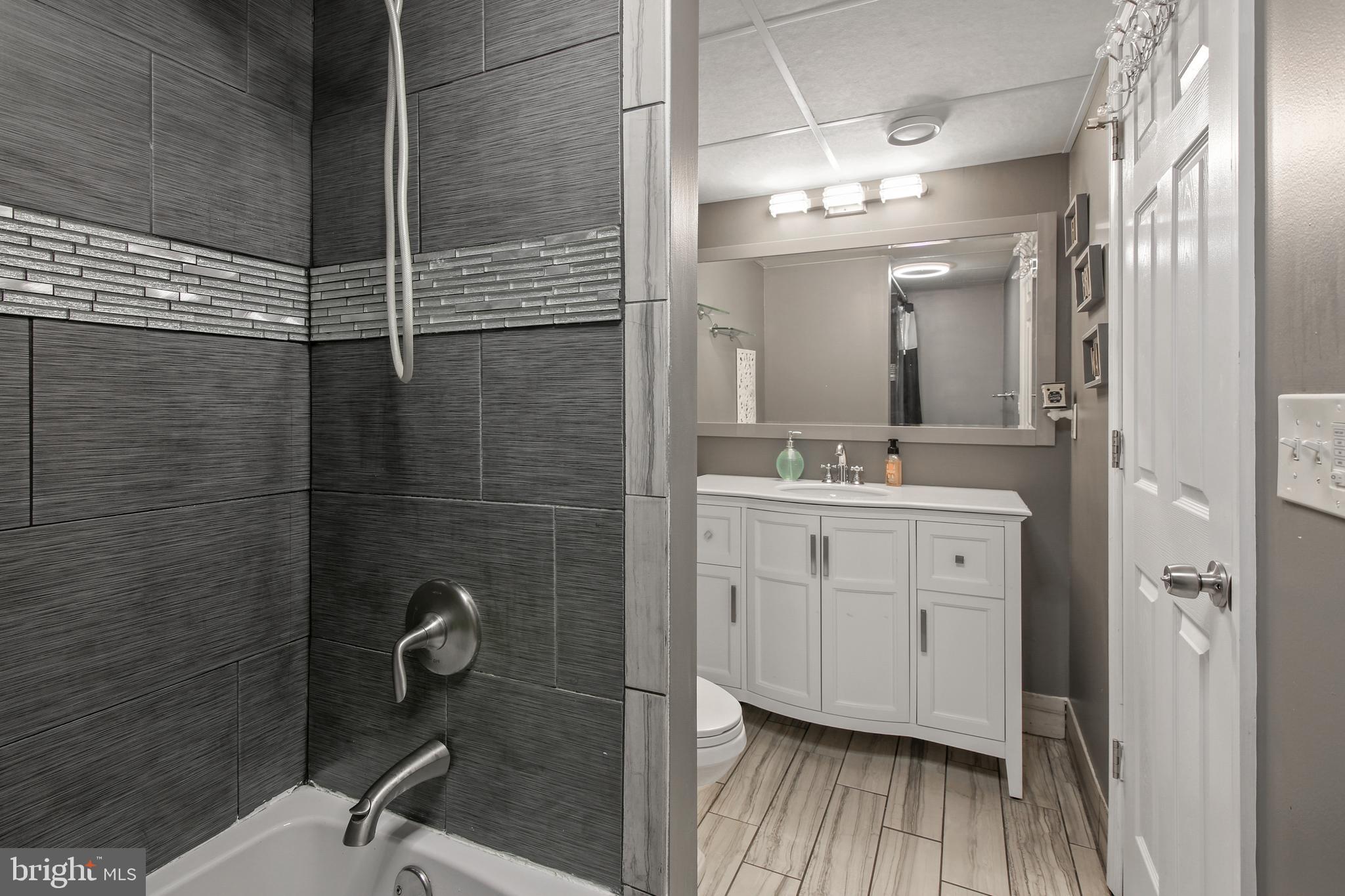 PATRIOTS GLEN - Residential