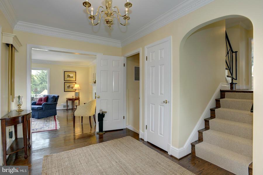 DARNESTOWN OUTSIDE - Residential