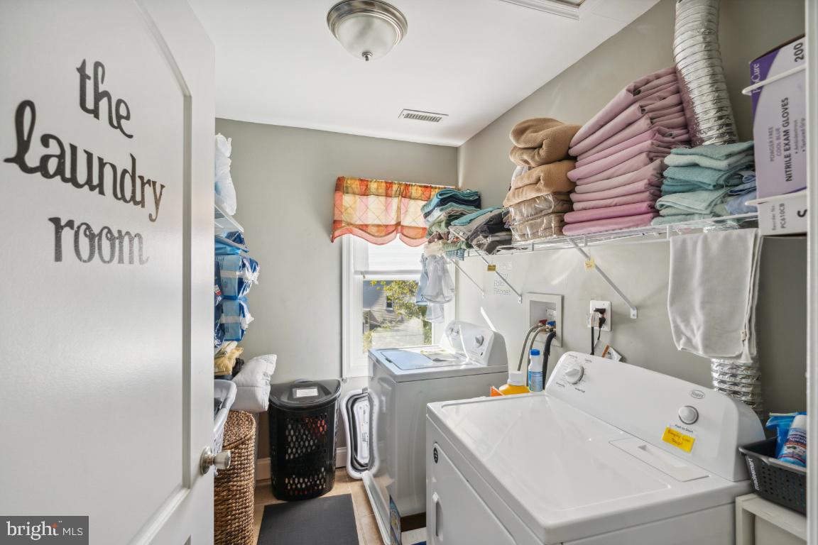 DOLFIELD - Commercial Sale