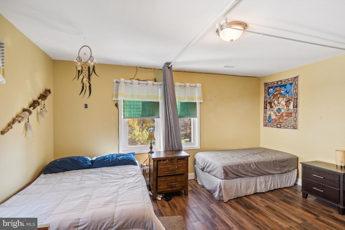 DOLFIELD - Commercial Sale