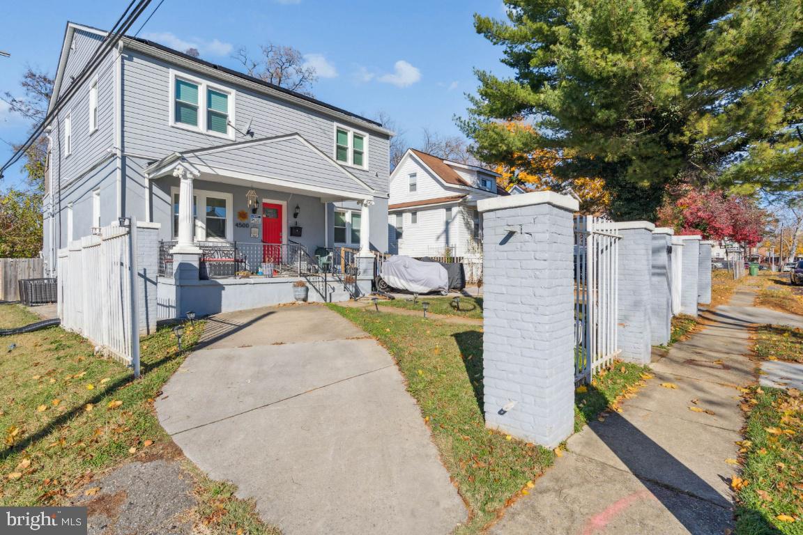 DOLFIELD - Commercial Sale