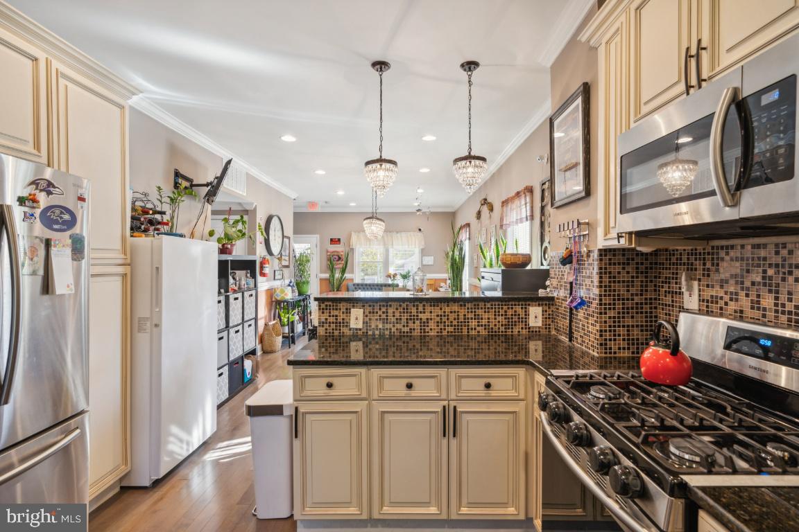 DOLFIELD - Commercial Sale