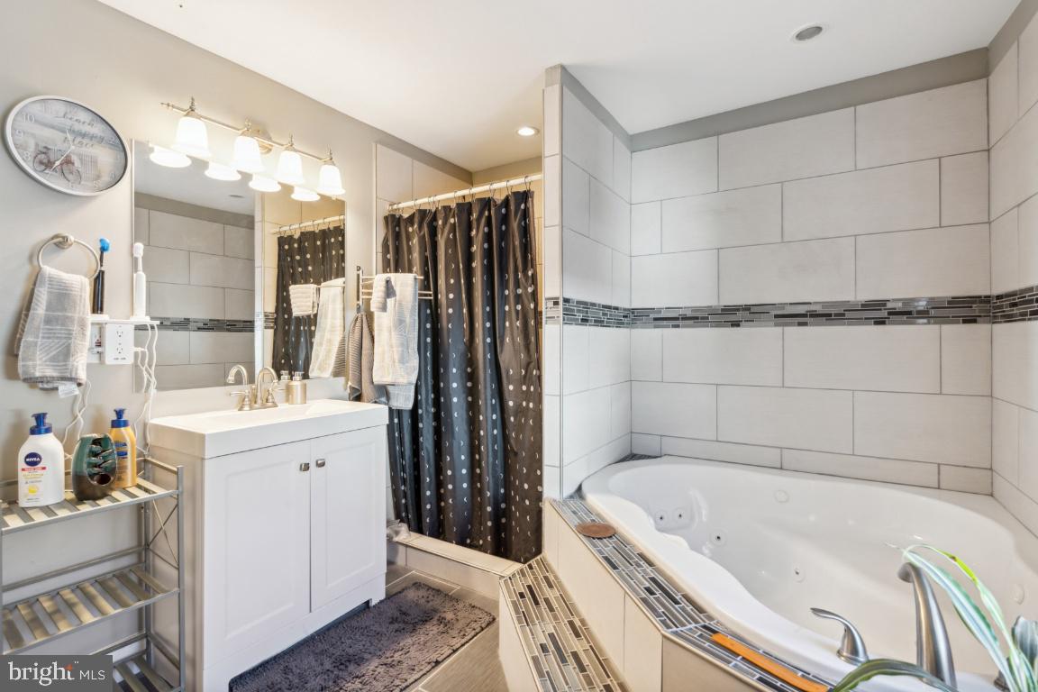 DOLFIELD - Commercial Sale