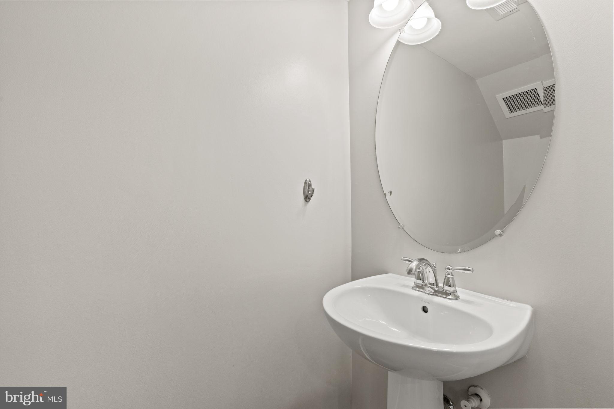 MARKET CENTER CONDOMINIUM - Residential