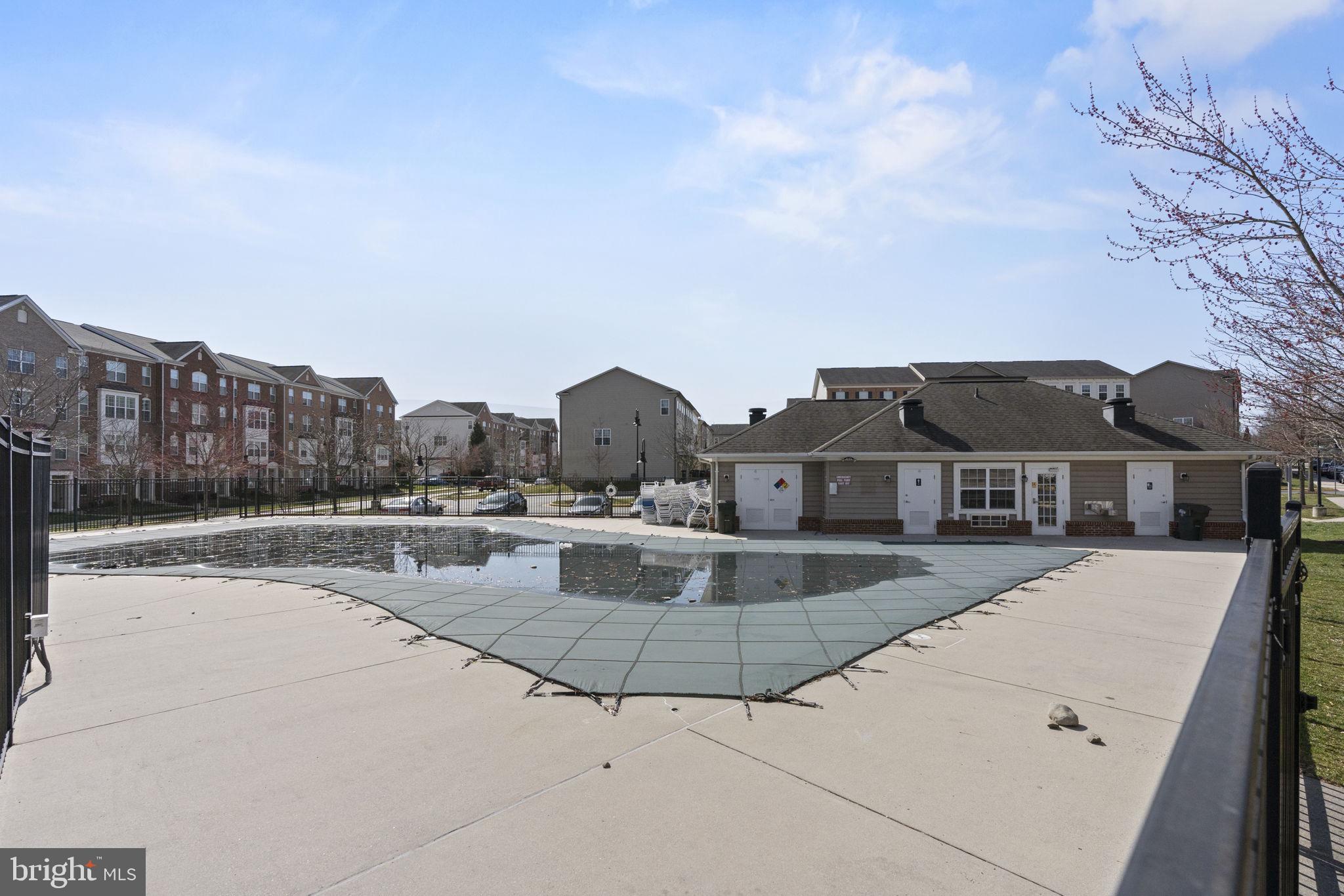 MARKET CENTER CONDOMINIUM - Residential