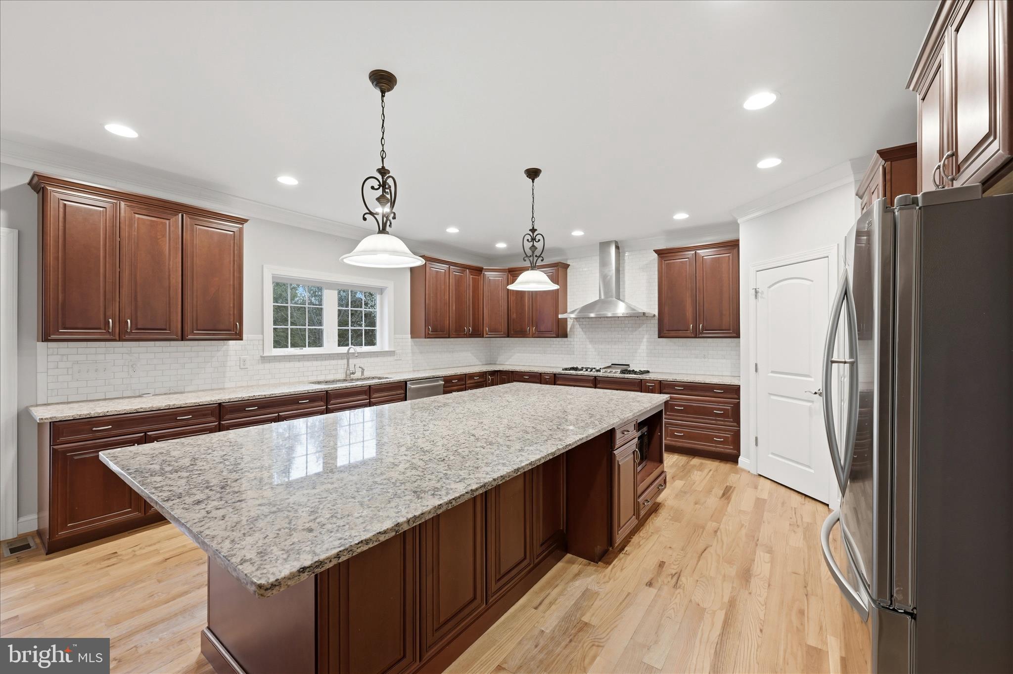 RAVEN POINTE - Residential