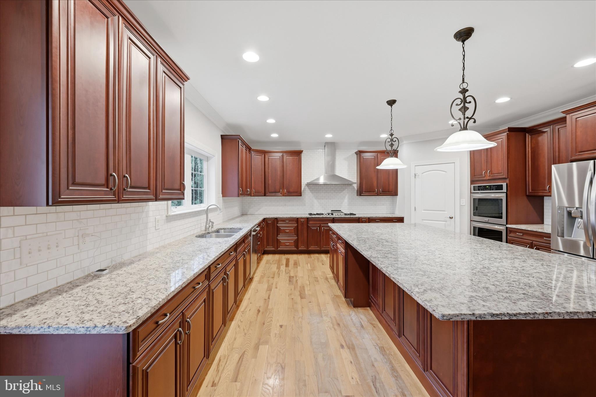 RAVEN POINTE - Residential